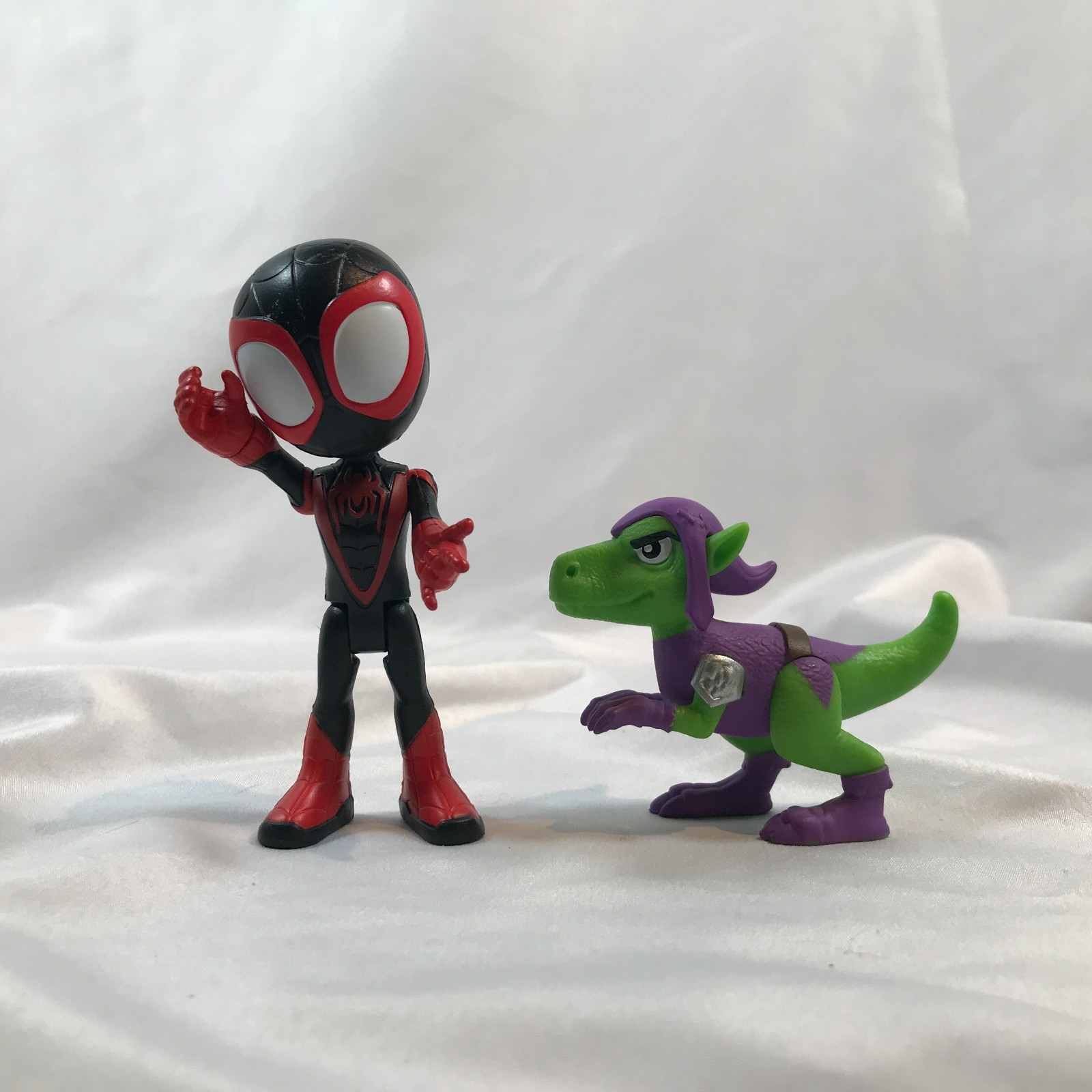 2024 Marvel Hasbro Goblin Raptor Dino 2021 Miles Spidey Amazing Friends Set di 2