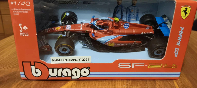 Modello Ferrari F1 scala 1:43 perfetto in confezione originale, bburago,  pilota C.Sainz
