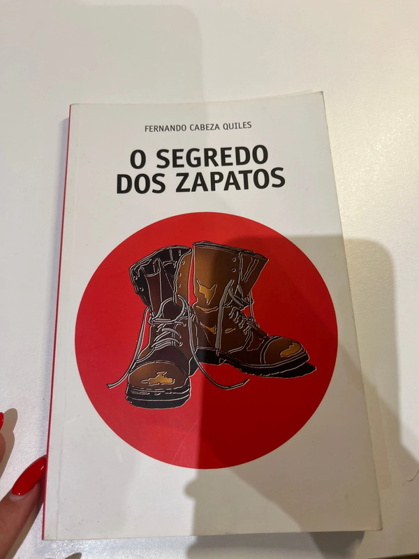 libro  lectura en galego  “o secreto dos zapatos”