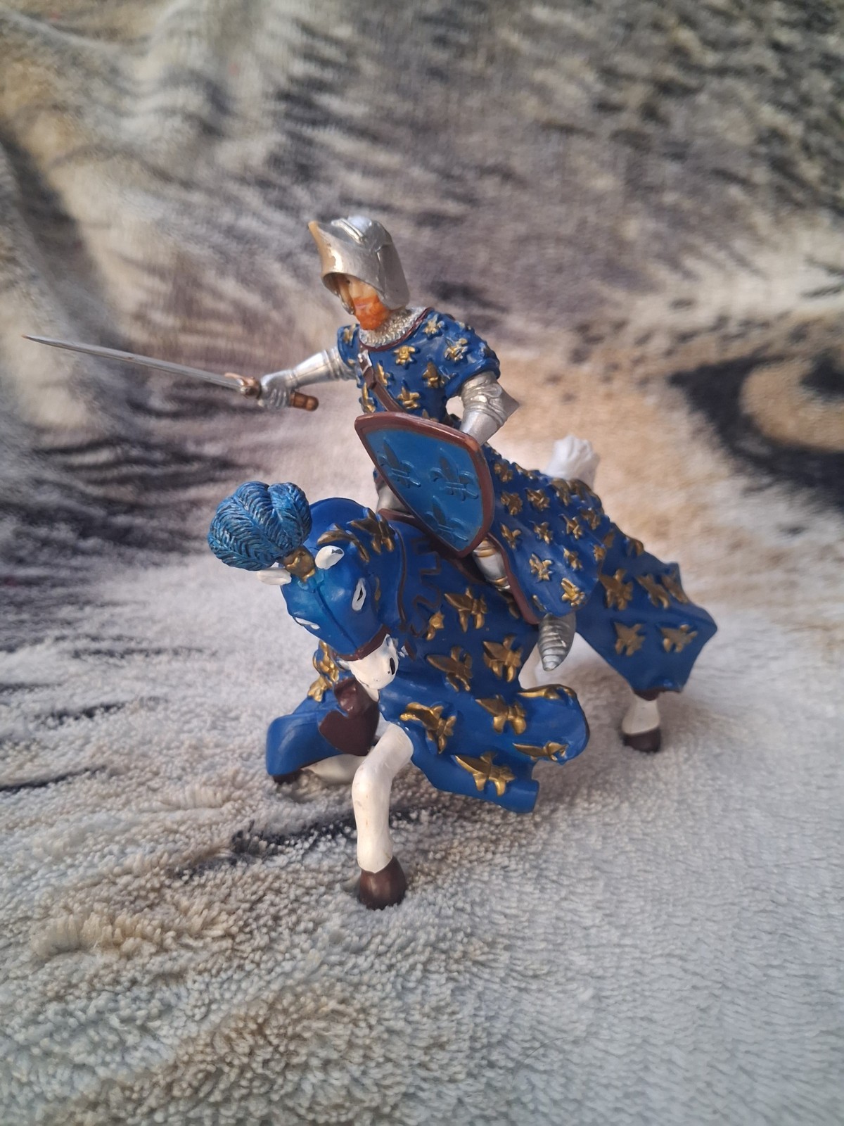 Modellino giocattolo Papo medievale blu principe Filippo cavaliere e cavallo