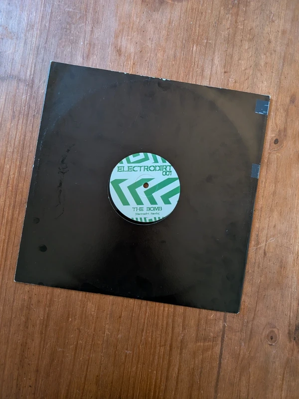 The Bucketheads – The Bomb (Electrodirt Remix)