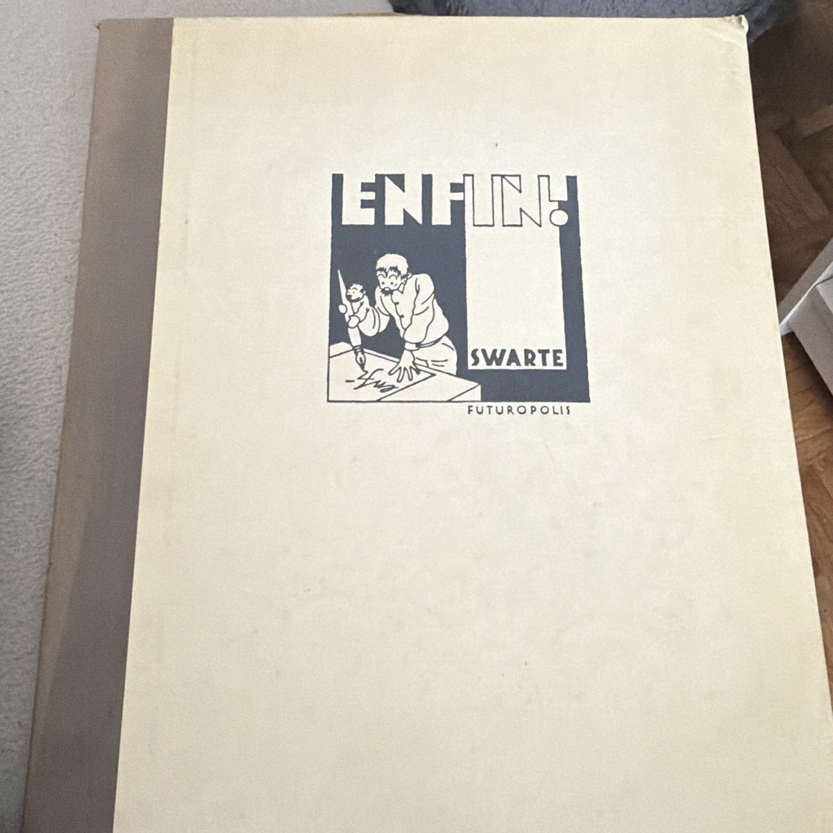 FUTUROPOLIS - Enfin ! - Swarte - Artiste/auteur & couverture - PORTEFOLIO