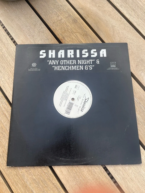 Vinyle Sharissa. Any other night