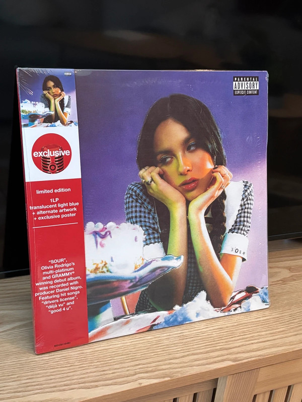 Vinyle Sour Olivia Rodrigo édition limitée Target (pochette alternative + poster + disque bleu)