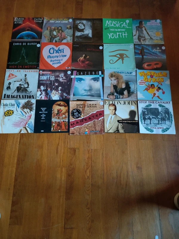 Lot de 20 disques vinyles 45 tours années 80 – George Michael, Elton John, Yazoo, Chaka Khan