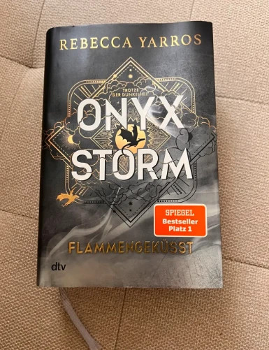 Onyx Storm Flammengeküsst von Rebecca Yarros