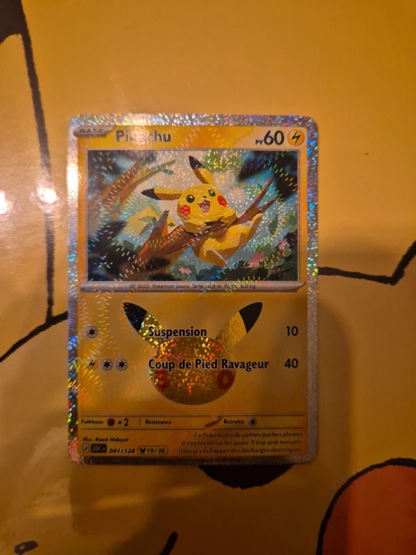 Carte pokemon pikachu 41/129 19/30