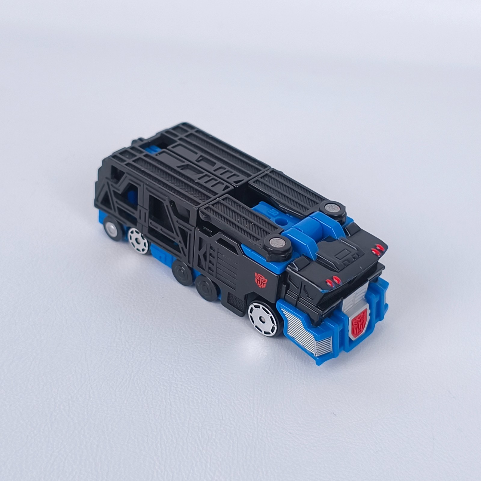 Transformers Ultra Magnus Cambio Spia Universo Completo