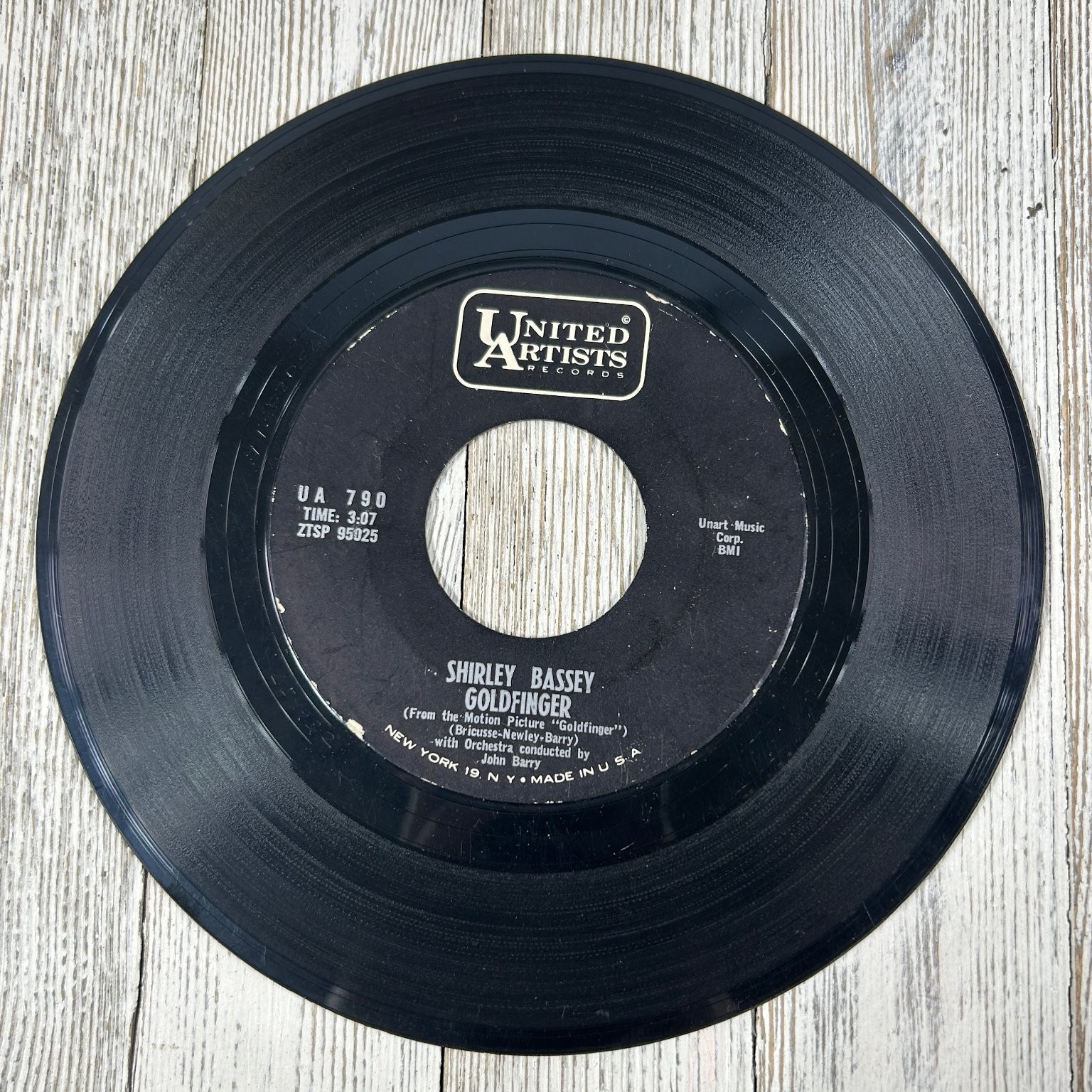 Shirley Bassey - Goldfinger 7" Single 1964 United Artists Pop 45 RPM