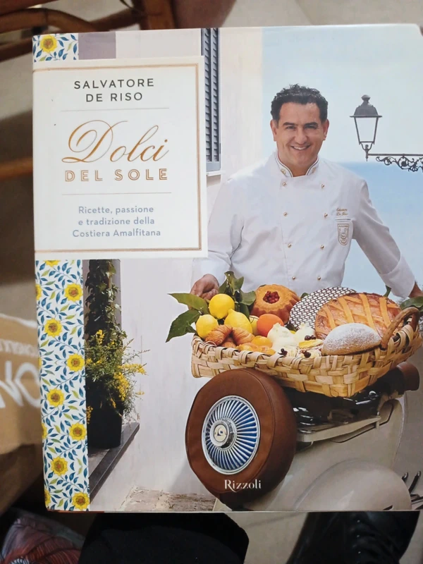 Dolci del sole: Ricette, passione e tradizione della Costiera Amalfitana (Italian Edition)