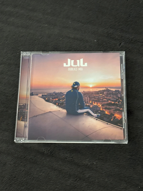 Jul – Oubliez-moi