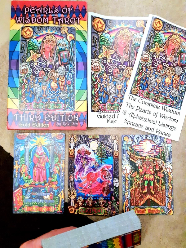 Pearls of wisdom Tarot