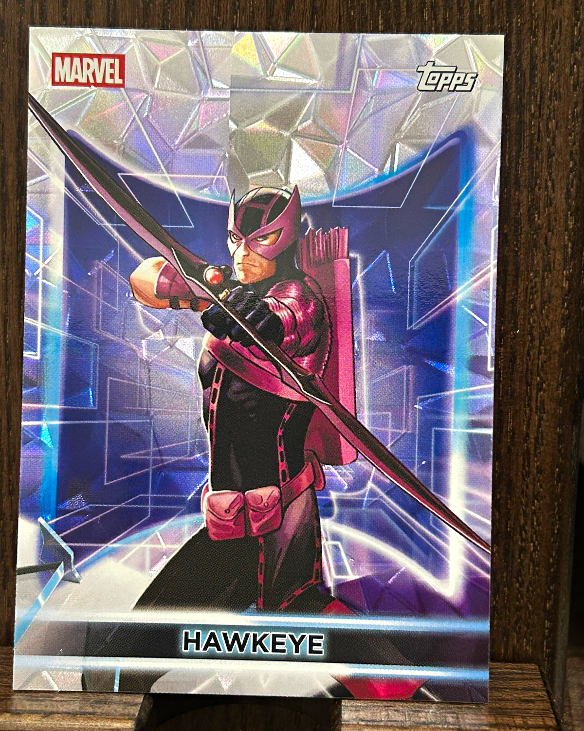 Inserto diamante occhio di falco Topps Neon Marvel 2026 #6 