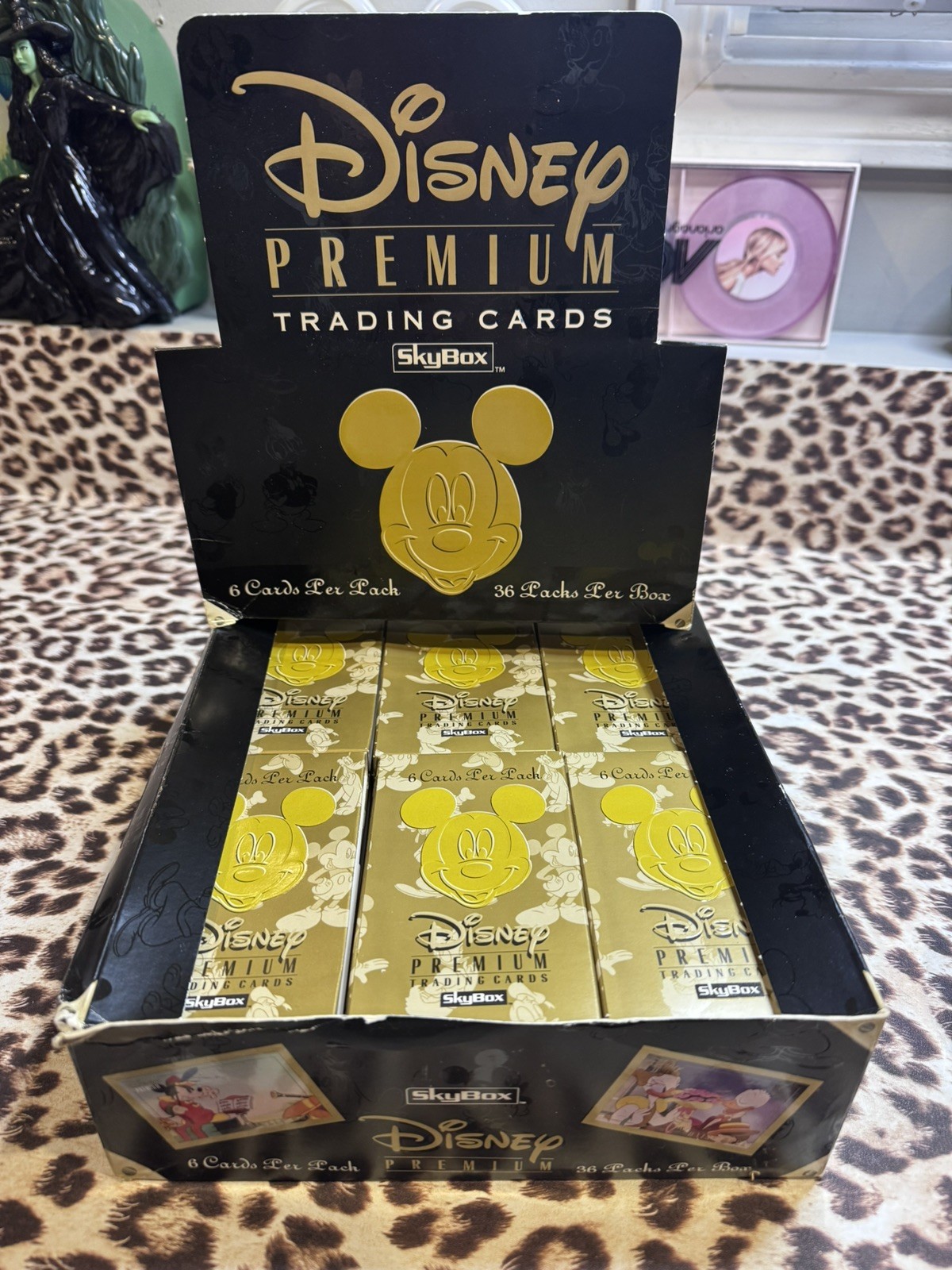 Pacchetti singoli sigillati in fabbrica rare carte collezionabili SkyBox Disney Premium