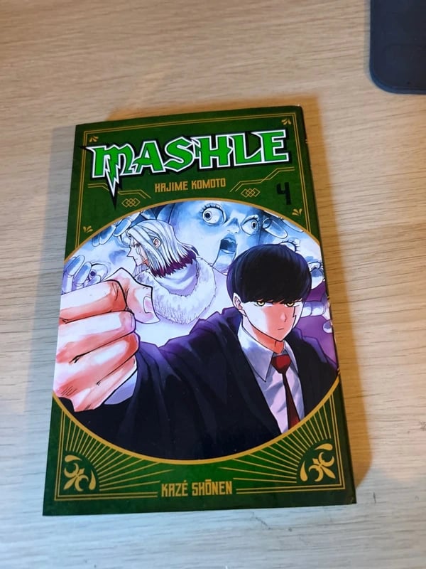 Manga Mashle tome 4