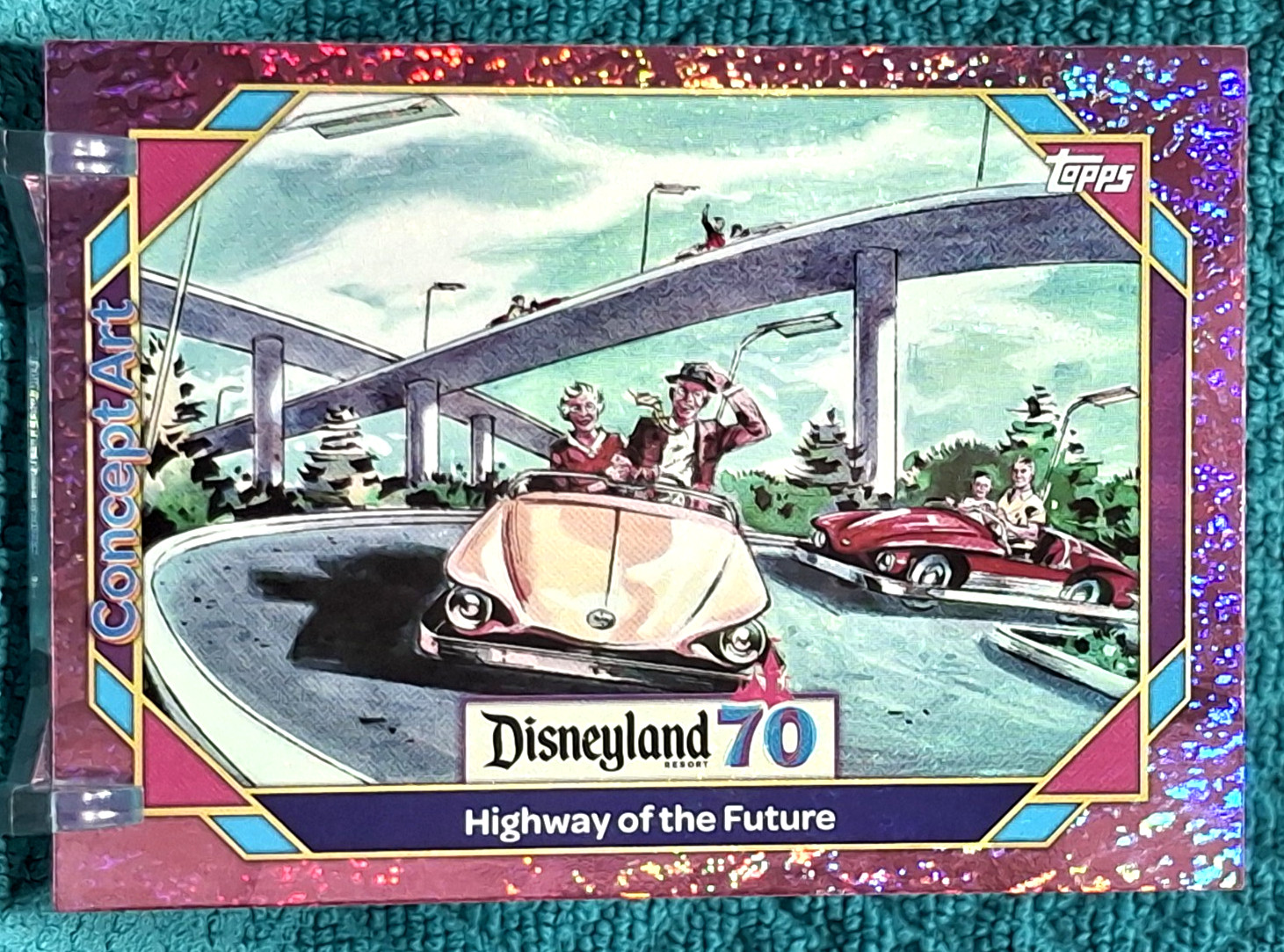 2025 Topps Disney Grande 70° Anniversario Autostrada verso il Futuro Rosa Glitter #147