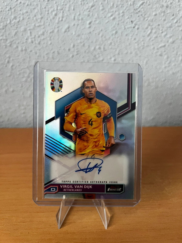 Virgil Van Dijk Autograph Topps Finest Euro 2024
