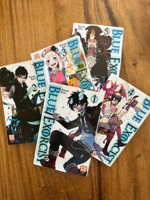 Manga : Blue Exorcist - Kazue Kato; lot tomes 1 à 5 en parfait état