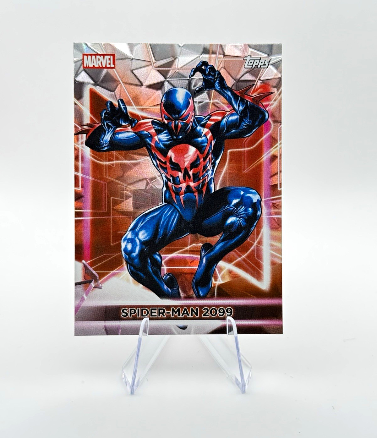 2026 Topps Marvel Neon Spider-Man 2099 #108 Diamanté Parallel