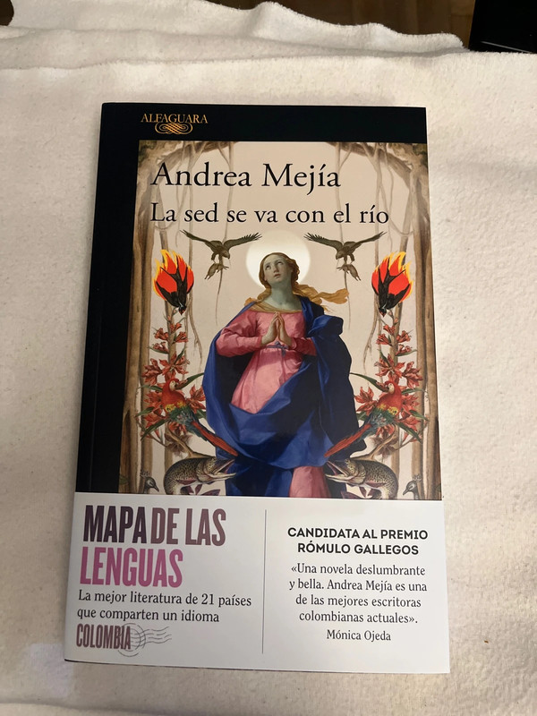Libro “La sed va con el río” de Andrea Mejía
