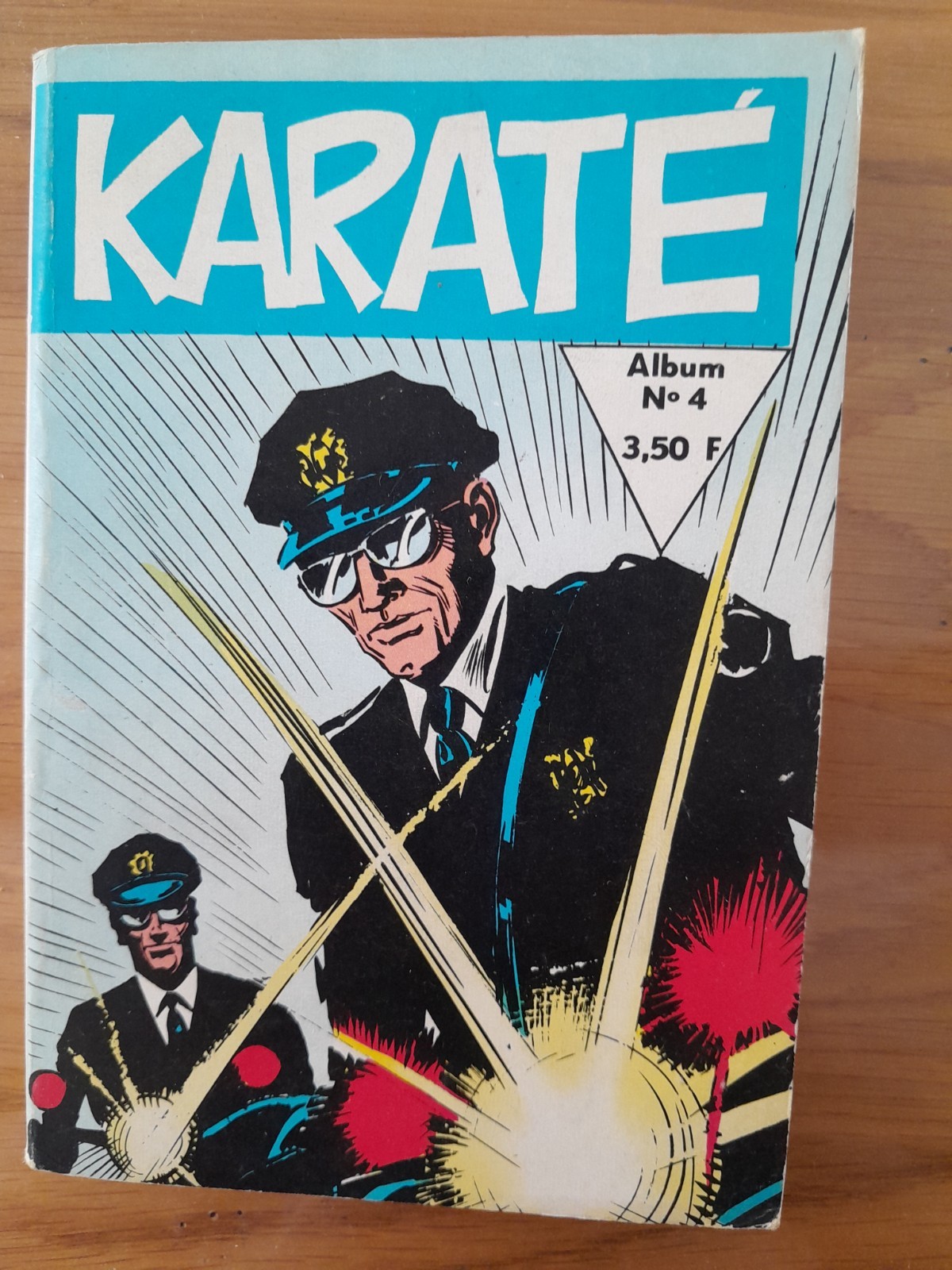 ALBUM KARATE    N°04    JEUNESSE ET VACANCES     1971    TBE    (13-14-15-16)