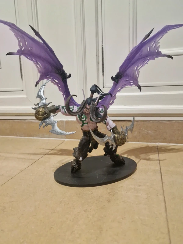 Figura Warcraft Illidan DC Original
