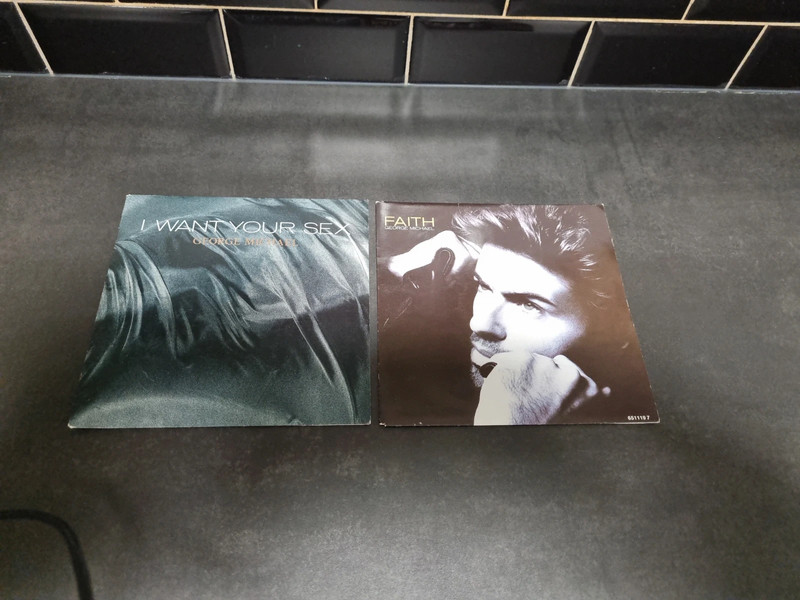2 disques vinyles 45T George Michael