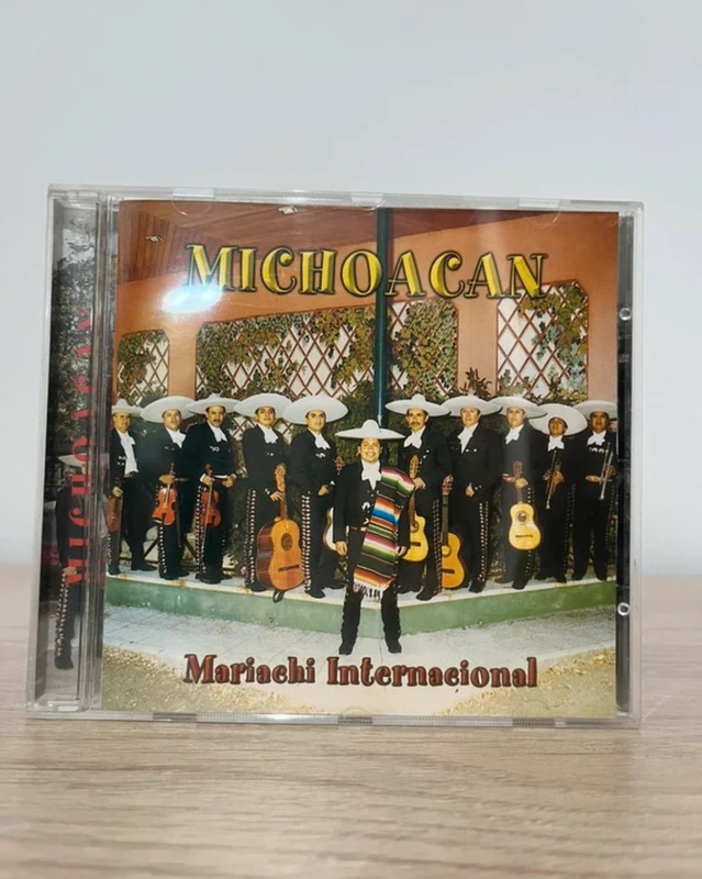 CD de música titulado "Michoacan: Mariachi Internacional