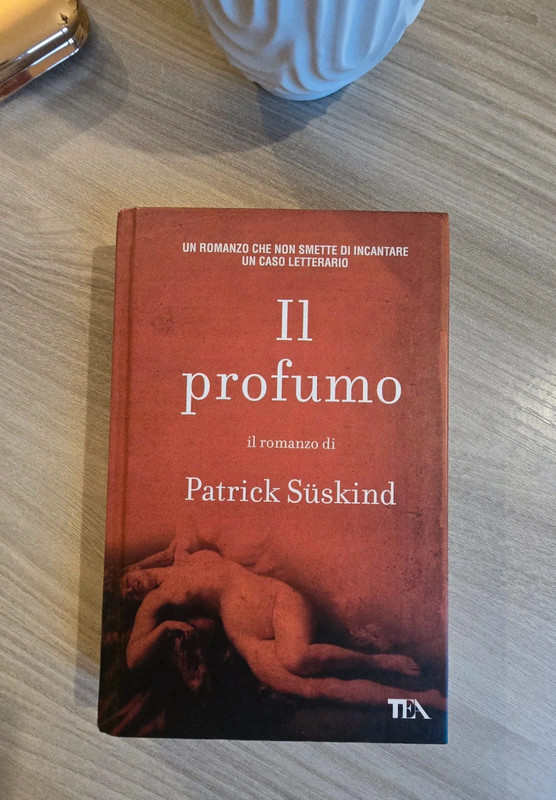 Libro "Il profumo" di Patrick Süskind - Edizione TEA