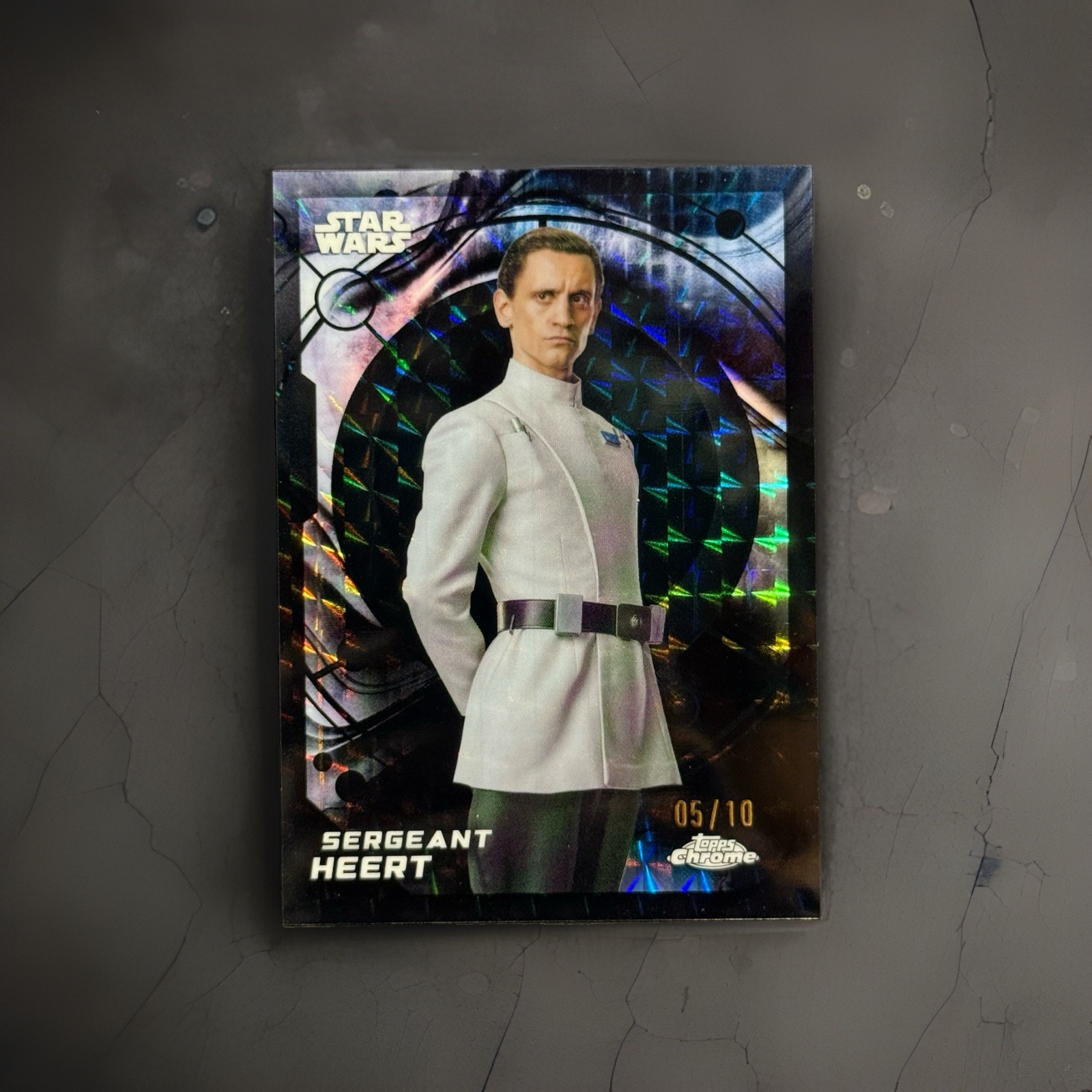 2026 Topps Chrome Star Wars #26 Sergente Heert Nero Geometrico /10