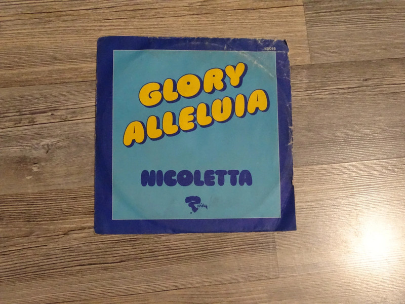 🎶 45 tours de Nicoletta "Glory alleluia" de 1974 🎶