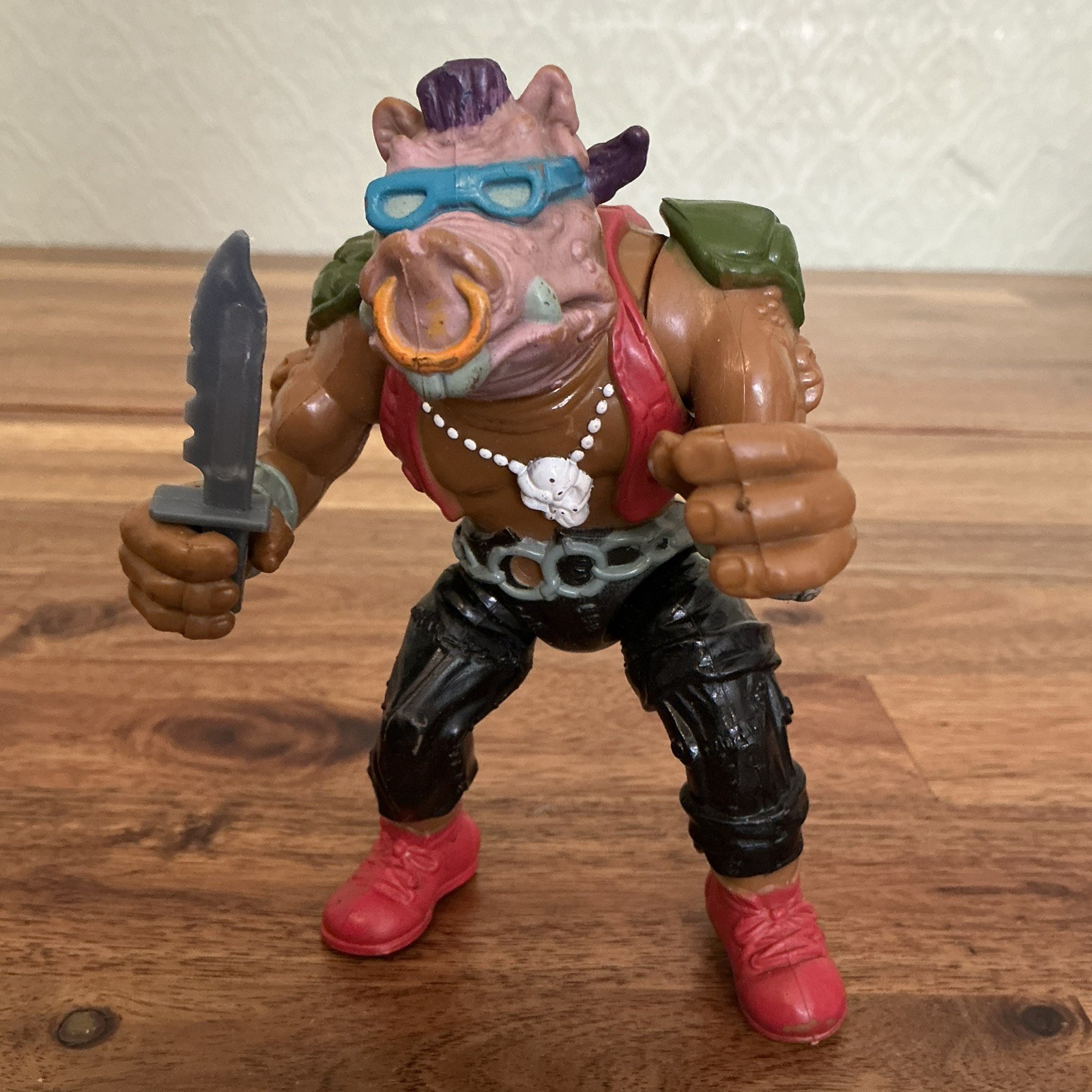 Figurina Mirage Playmates Turtles TMNT Bebop 1988 con accessorio per armi 