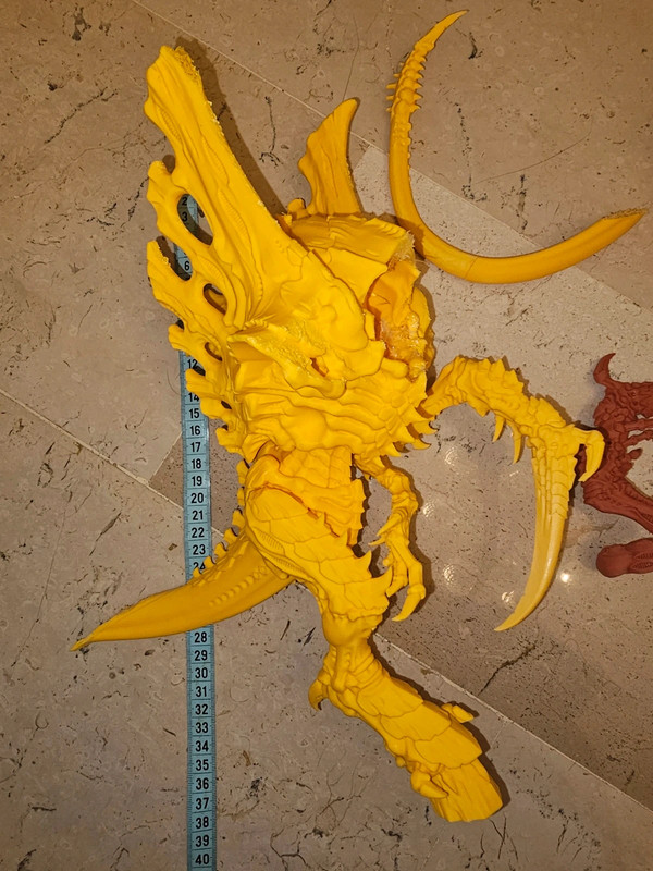 Tyranid Norm Emissary Custom Size Xl figure