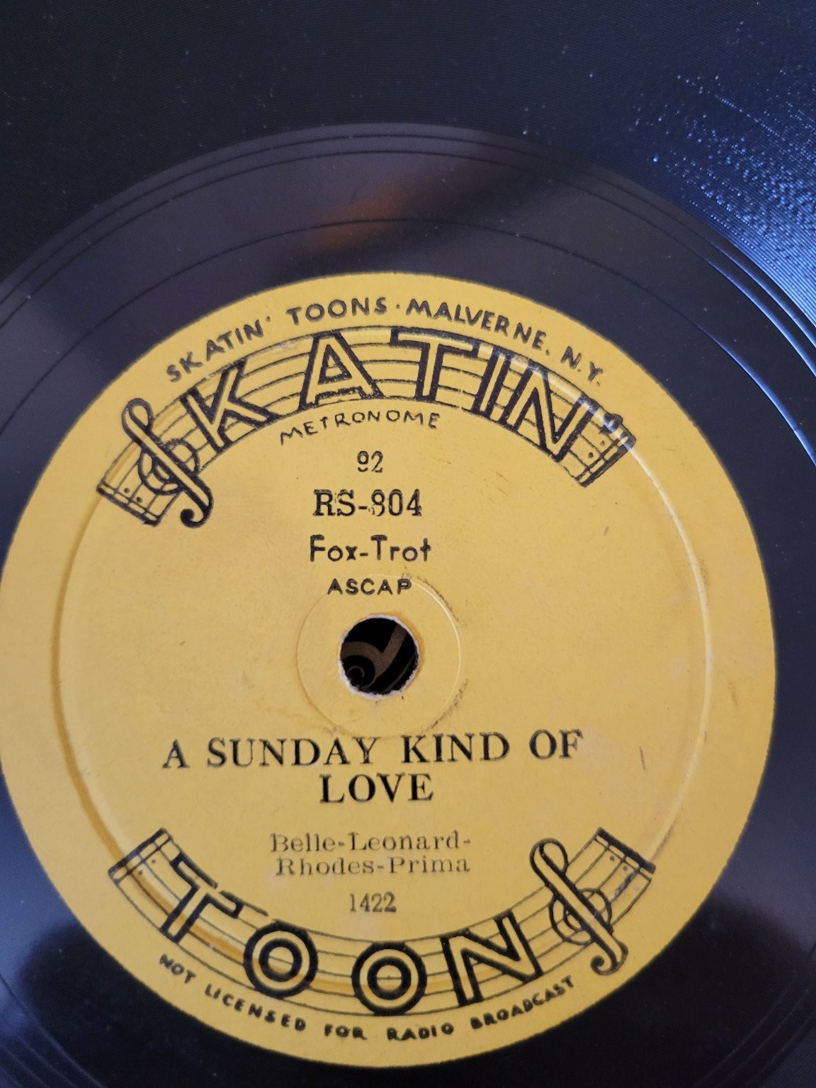 Skatin' Toons RS-804 10" 78RPM Record A Sunday Kind Of Love 1940s