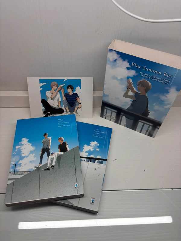 blue summer box