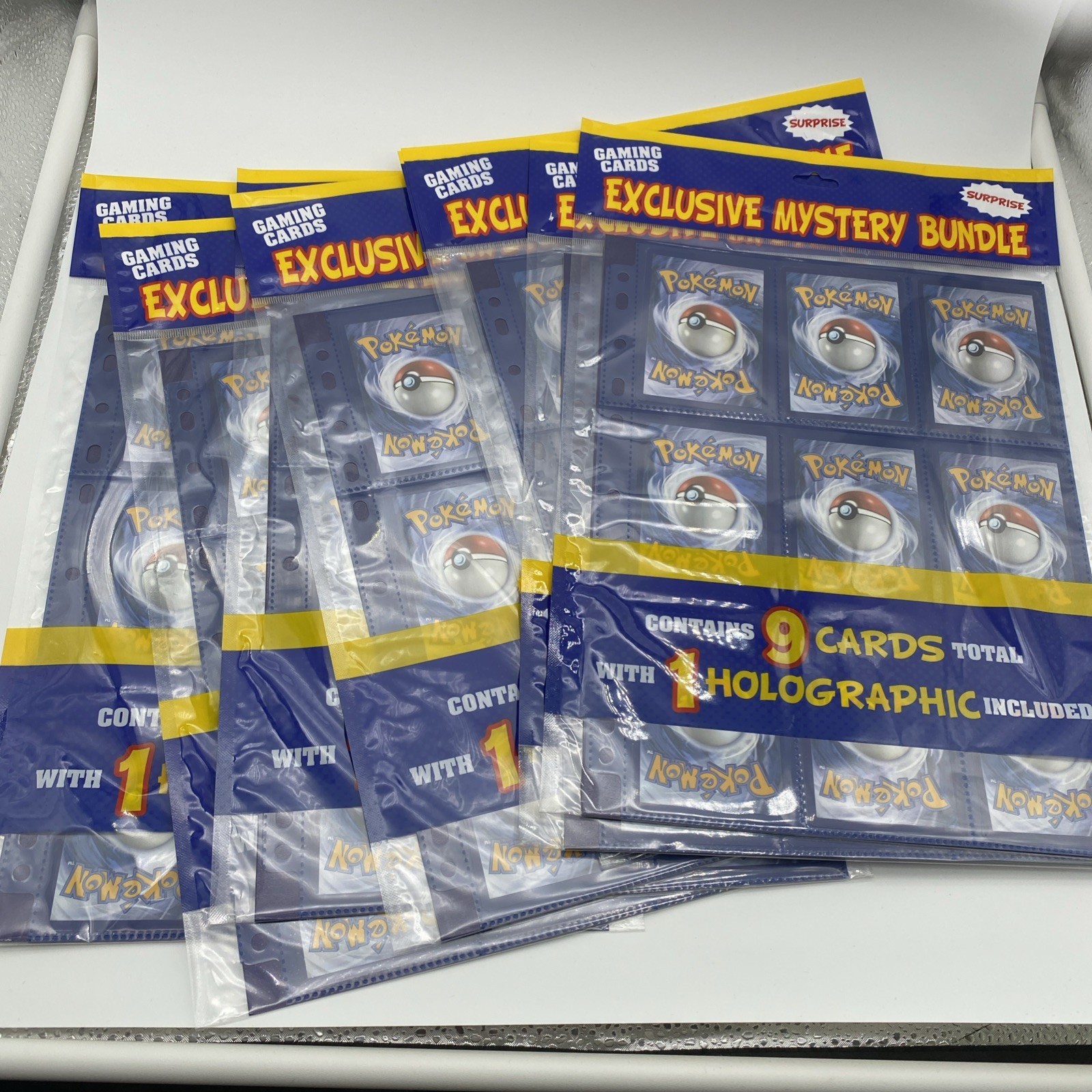 Carte collezionabili Pokemon esclusivo Mystery Bundle custodia completa con 1 olografico X8