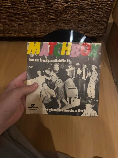7" Vinyl Single Matchbox - Buzz Buzz A Diddle It (Magnet / EMI)