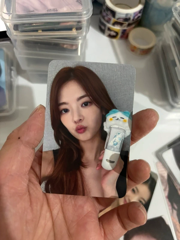 Lia photocard