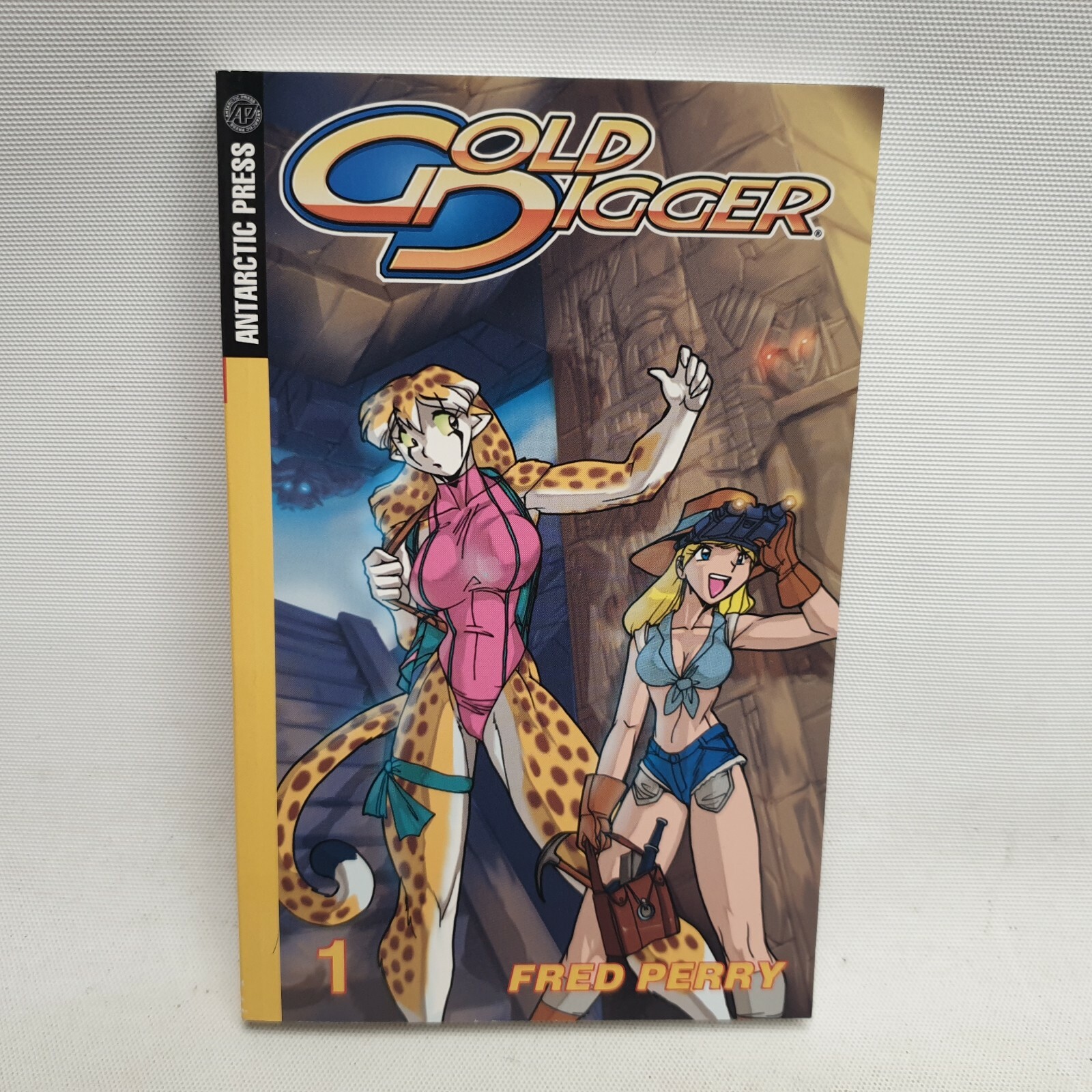 Gold Digger Pocket Manga vol 1 Paperback Fred Perry Antarctic Press inc UK P+P