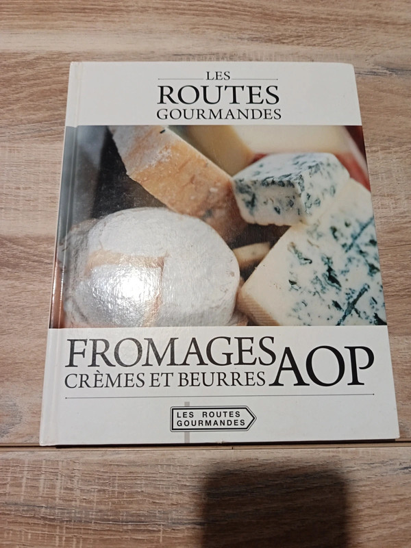 Beau livre - Fromages, crèmes et beurres AOP (Éric Fauguet)
