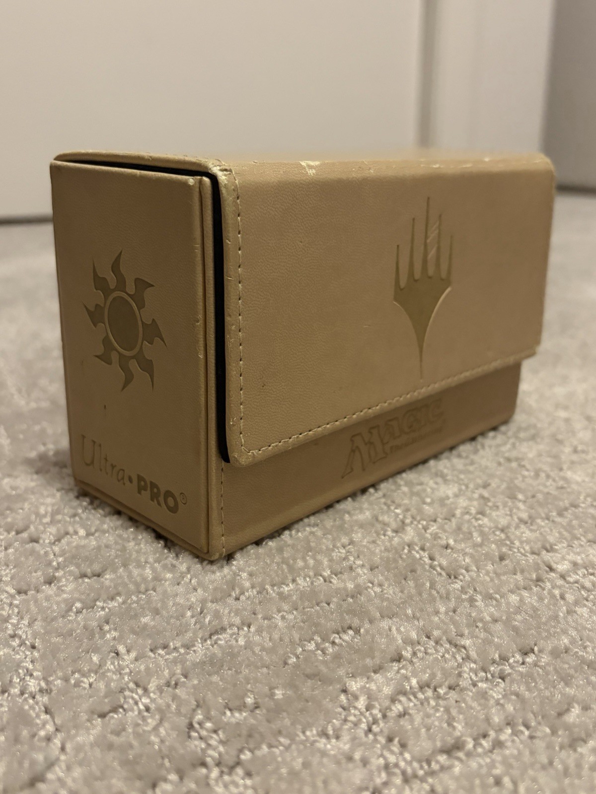 Ultra Pro Dual Flip Box White Mana for Magic The Gathering MTG Magnetic Close