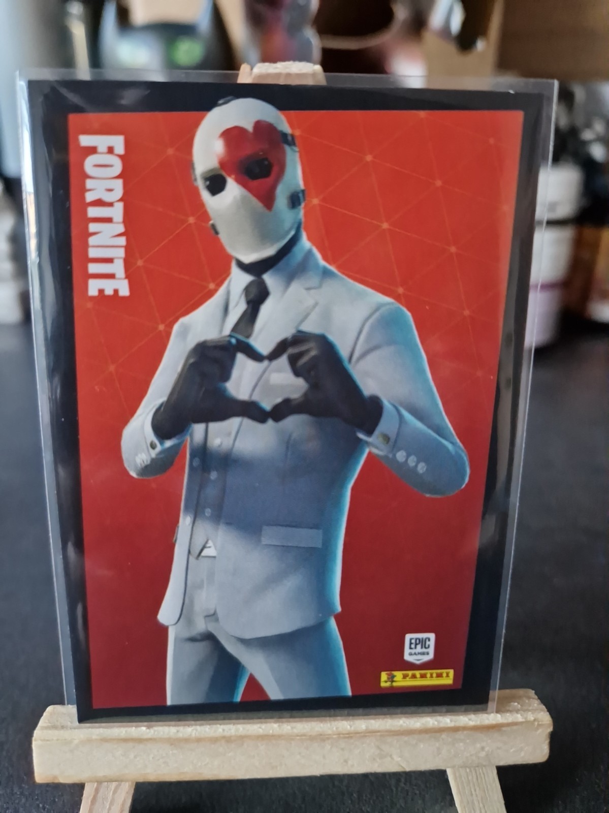 Wild Card (Hearts) #182 Legendery Outfit - PANINI Fortnite Reloaded 2020