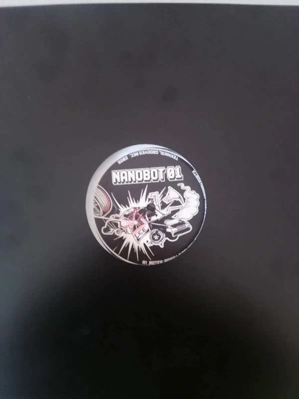 Vinyl tekno nanobot 01