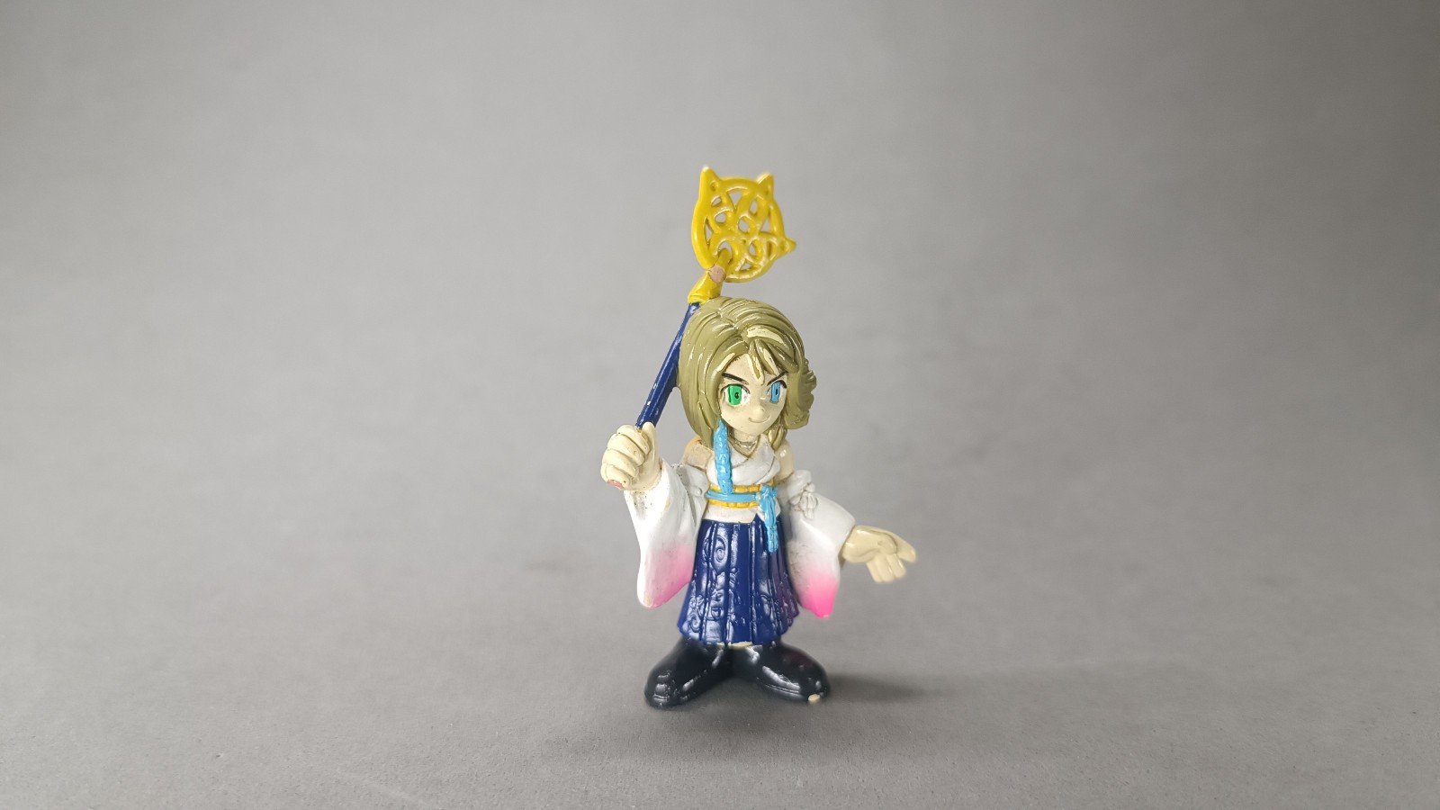 FINAL FANTASY X SWING FIGURE BALLCHAIN  YUNA SQUARE ENIX BANDAI 2000