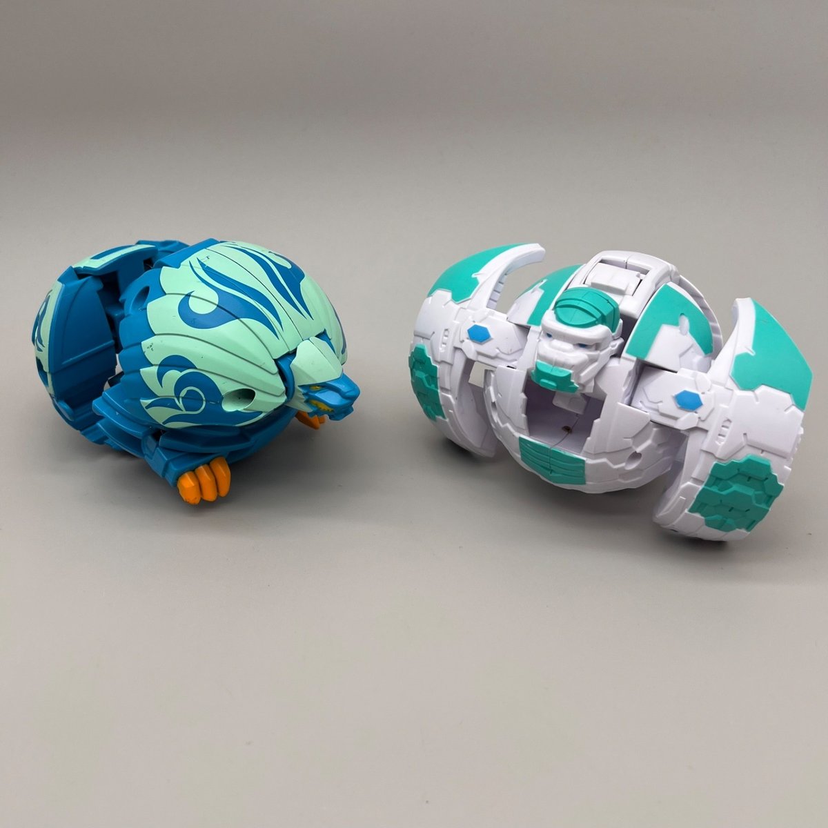 Spin Master Bakugan Deka Aquos Sharktar & Haos Turtonium Jumbo 3” Figures R4