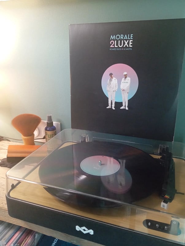 Roméo Elvis & Le Motel – Morale 2luxe – Double LP – État NM