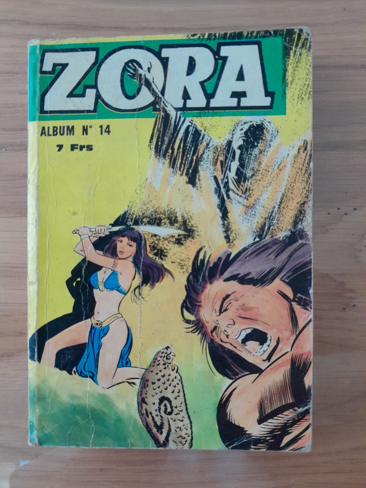 ALBUM ZORA   N°14   JEUNESSE ET VACANCES   1977   BE   (41-42-43)