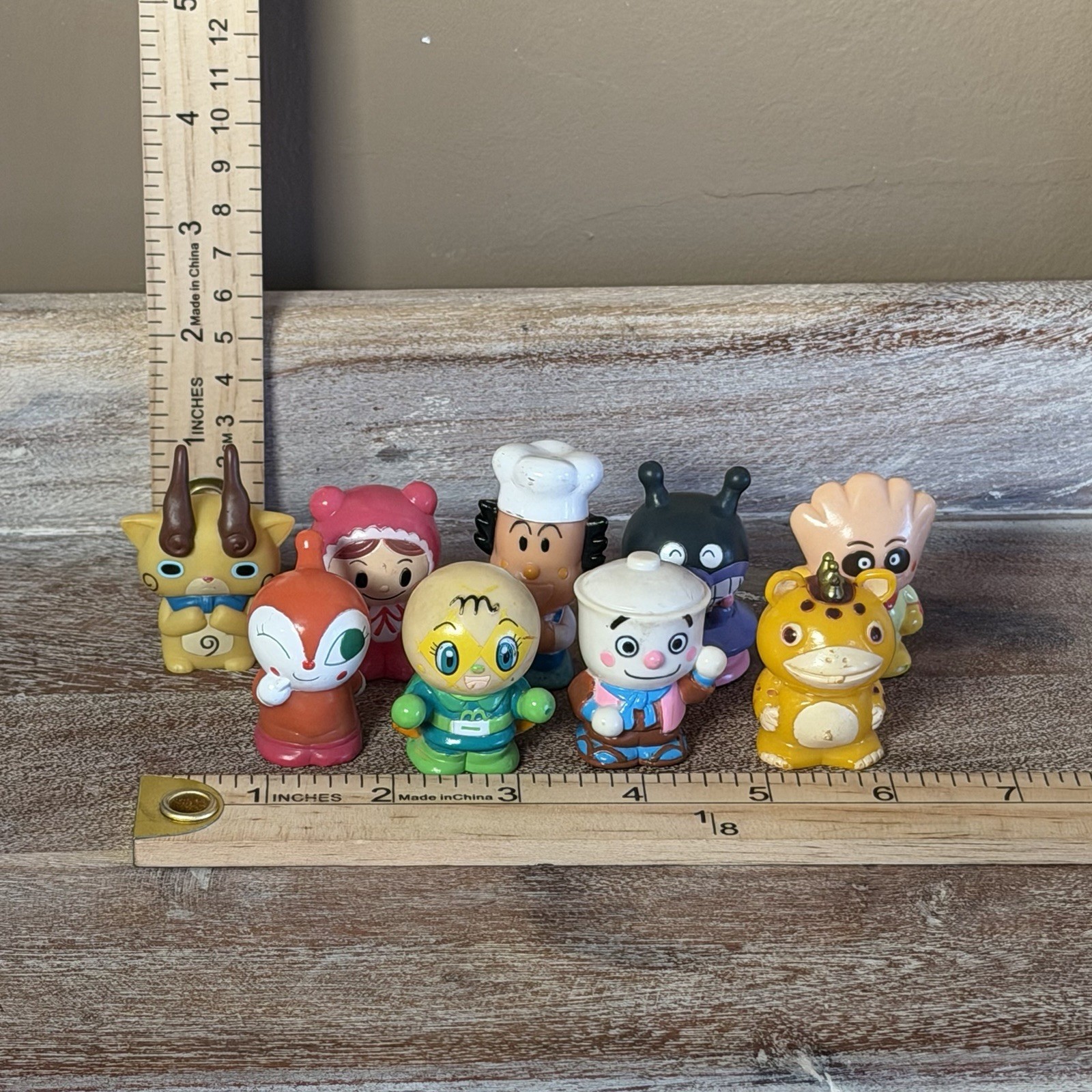Lotto di 9 figurine Anpanman Finger Puppet in vinile Shokupan Batako Jam Baikinman