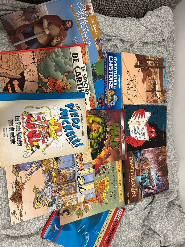 Lot de 11 livres diverses pour enfants