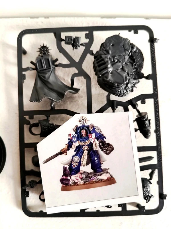 apitaine en armure Terminator sur grappe warhammer 40000